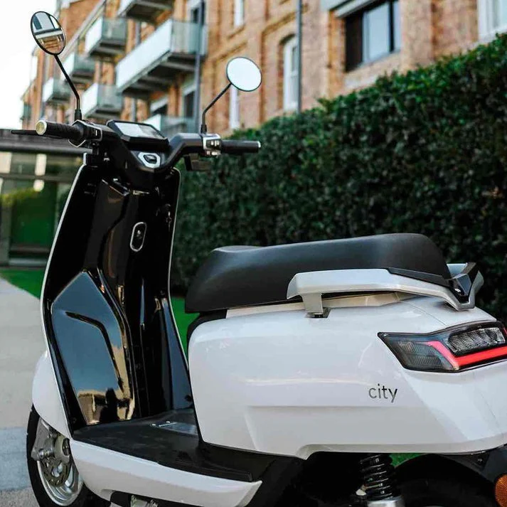 Benzina Zero City Electric Moped - Image 6