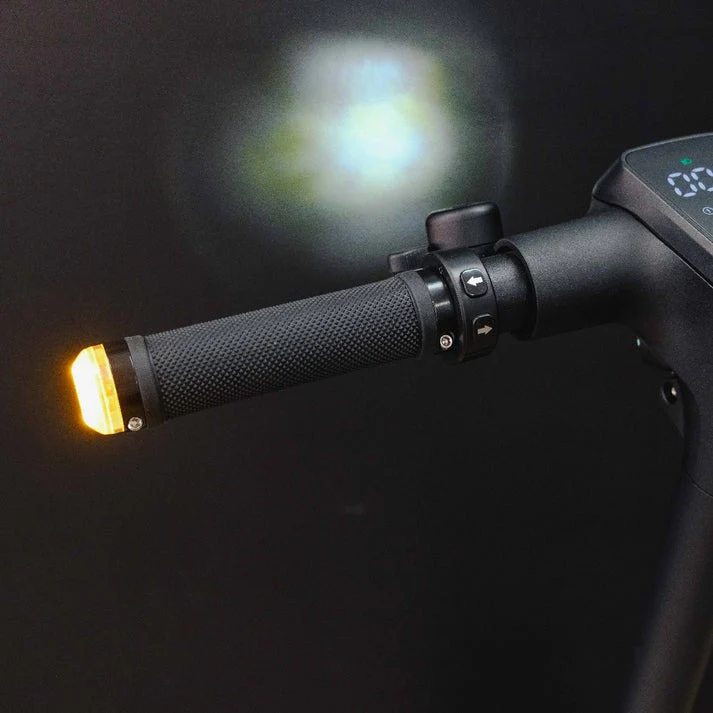Benzina Zero V-10 Electric Scooter - Image 5