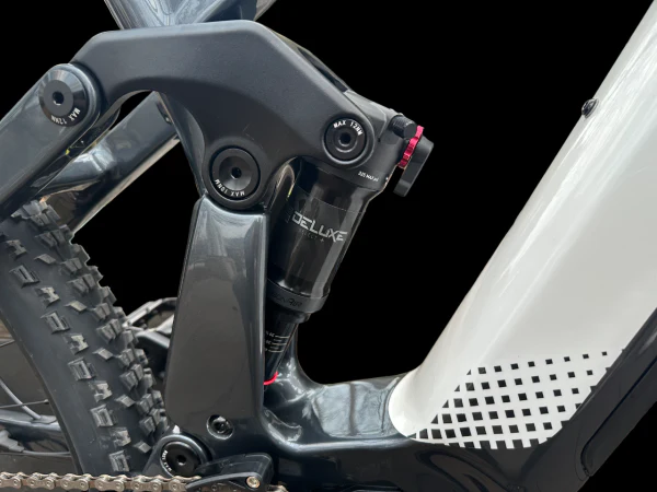 Rever Premium Carbon Mountain Bike - Image 3