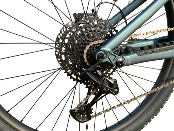 Rever Superior Electric Mountain Bike - Image 9