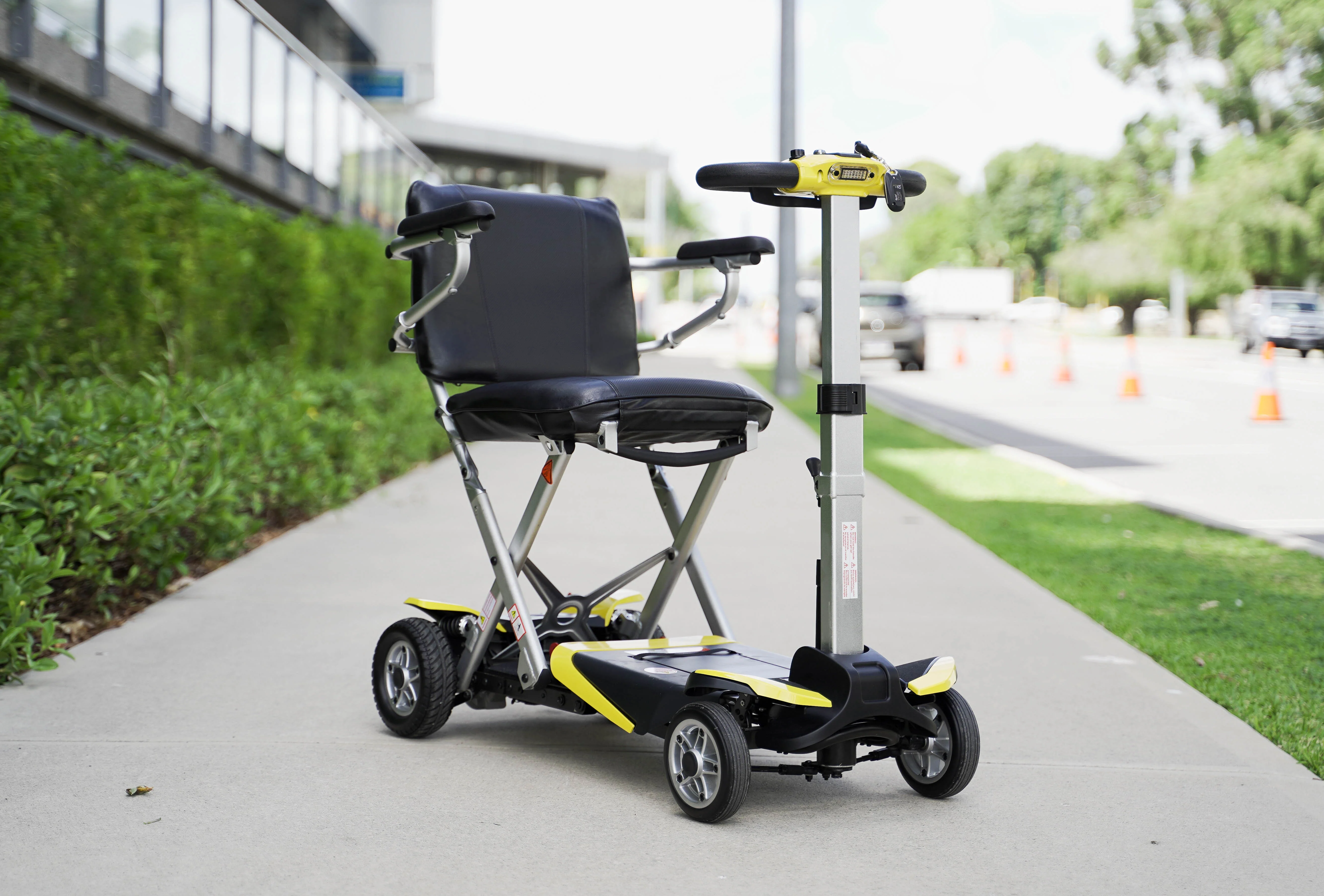 Solax Charge Mobility Electric Scooter - Image 5