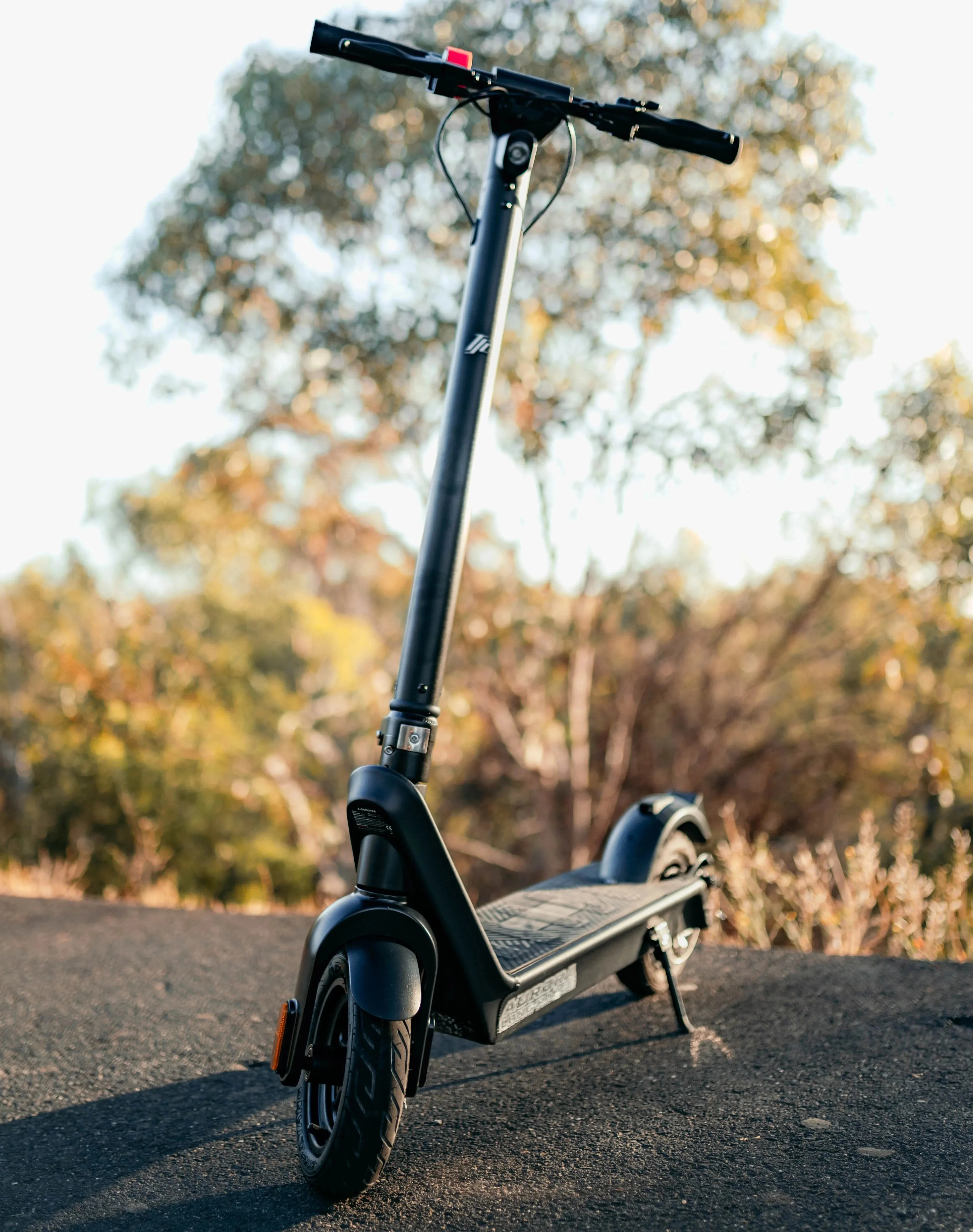 The Simple Commute Aurora Electric Scooter RWD - Image 4
