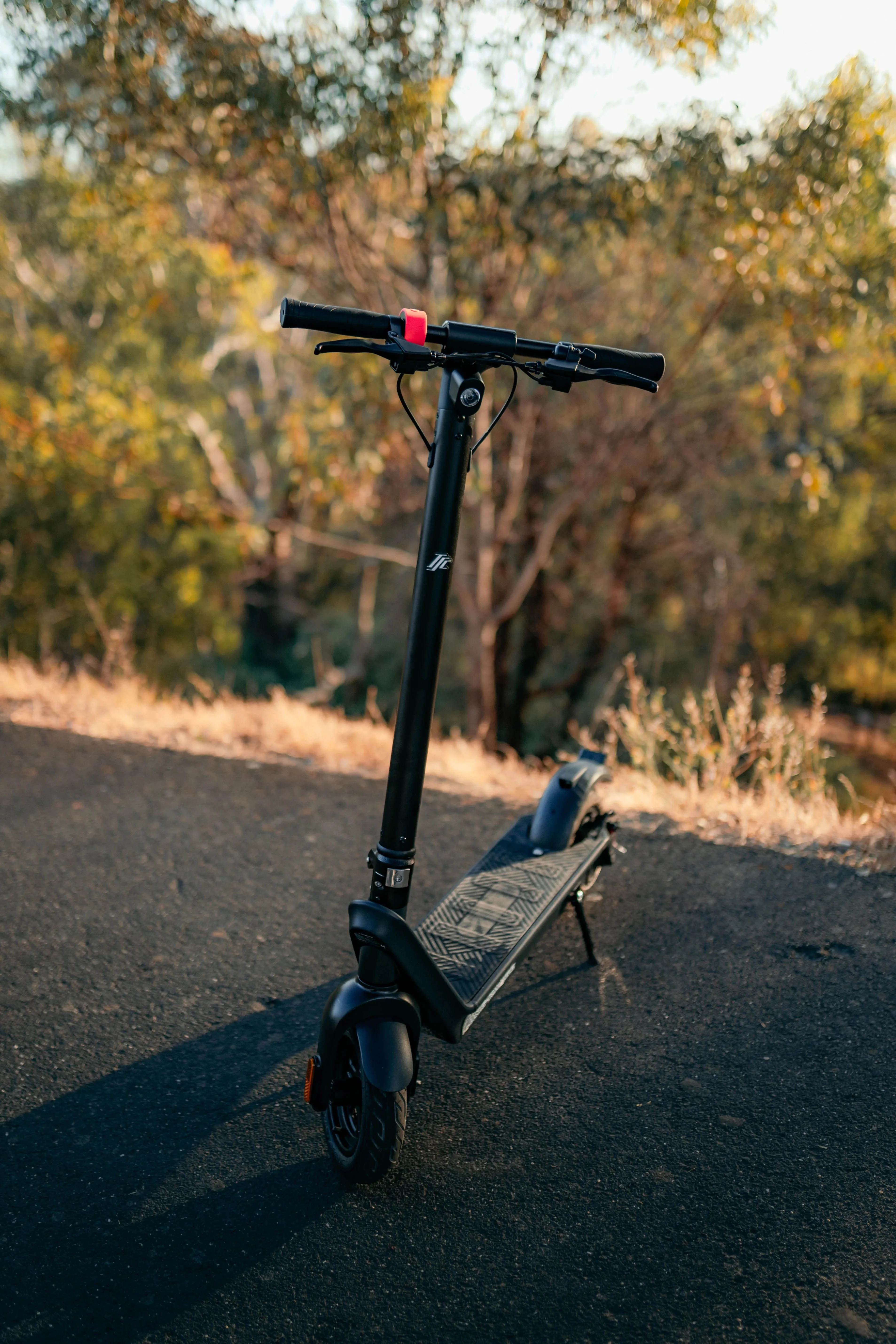 The Simple Commute Aurora Electric Scooter RWD - Image 5