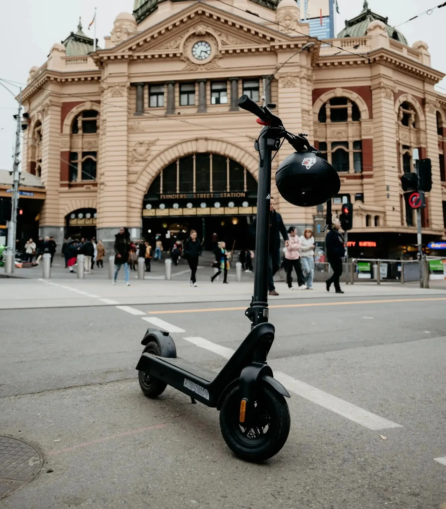 The Simple Commute Aurora Electric Scooter RWD - Image 6